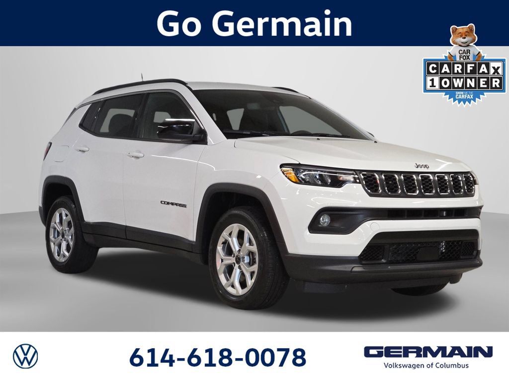 Used 2025 Jeep Compass Latitude AWD/4WD image 4