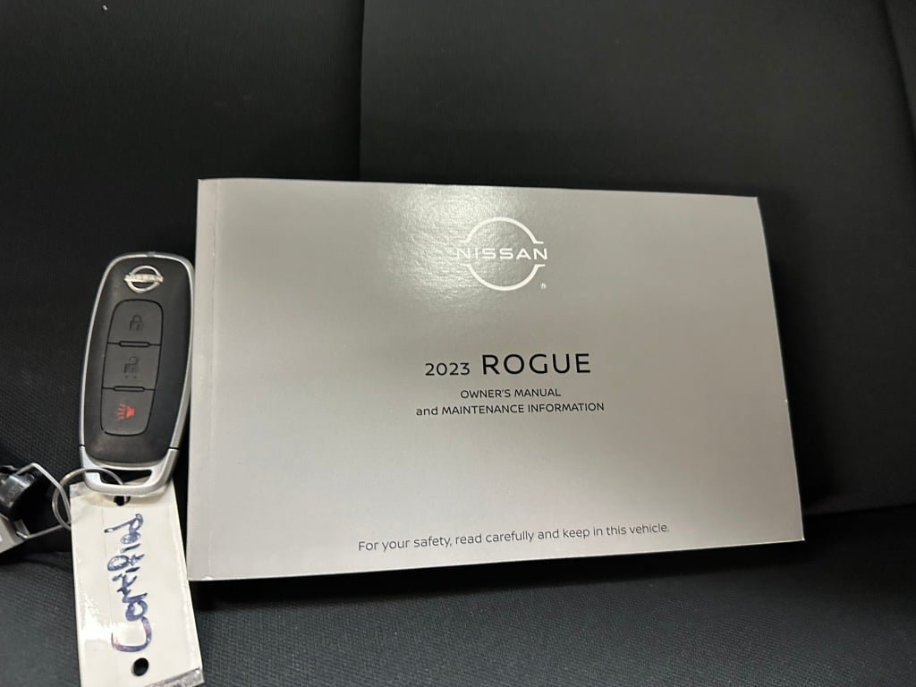 Used 2023 Nissan Rogue S AWD/4WD image 4