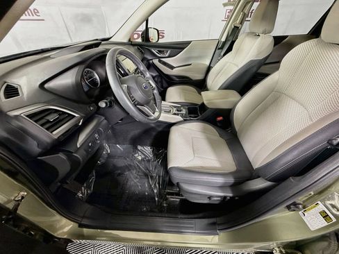 Used 2021 Subaru Forester Premium AWD/4WD image 25