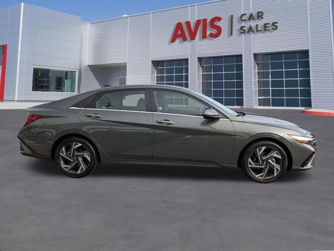 Used 2025 Hyundai Elantra SEL FWD image 7