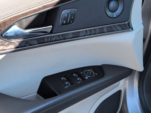 Used 2019 Lincoln Nautilus Reserve image 17