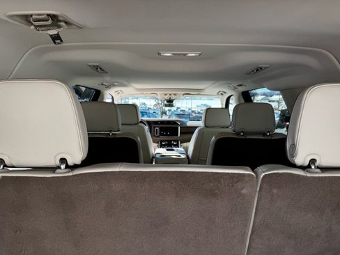 Used 2022 GMC Yukon XL Denali w/ Advanced Technology Package image 28