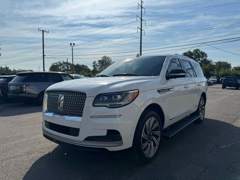 Used 2022 Lincoln Navigator Reserve image 1