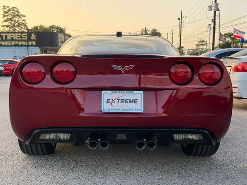 Used 2005 Chevrolet Corvette Coupe w/ Preferred Equipment Group RWD image 5