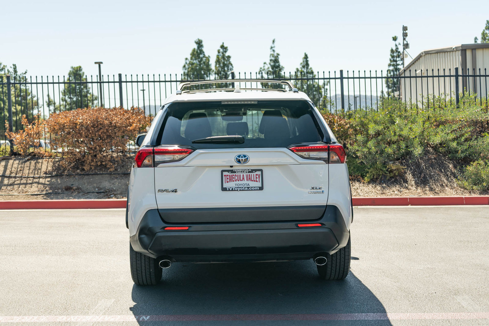 Certified 2021 Toyota RAV4 XLE w/ XLE Grade Weather Package AWD/4WD image 8