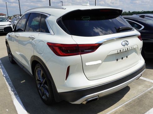 Used 2019 INFINITI QX50 Essential w/ Sensory Package FWD image 8