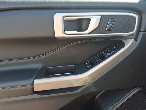 Certified 2023 Ford Explorer XLT w/ Equipment Group 202A AWD/4WD image 13