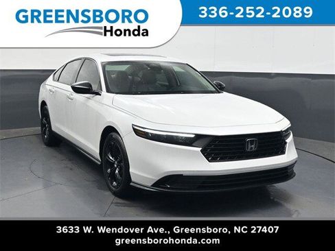 New 2025 Honda Accord SE image 1