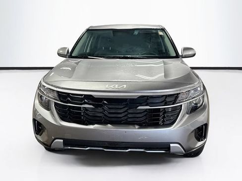 Used 2024 Kia Seltos LX AWD/4WD image 2