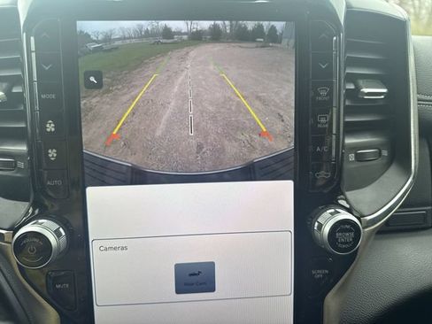 Used 2024 RAM 2500 Laramie AWD/4WD image 17