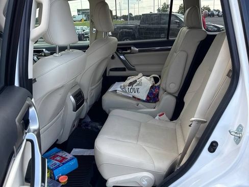 Used 2022 Lexus GX 460 Premium AWD/4WD image 3