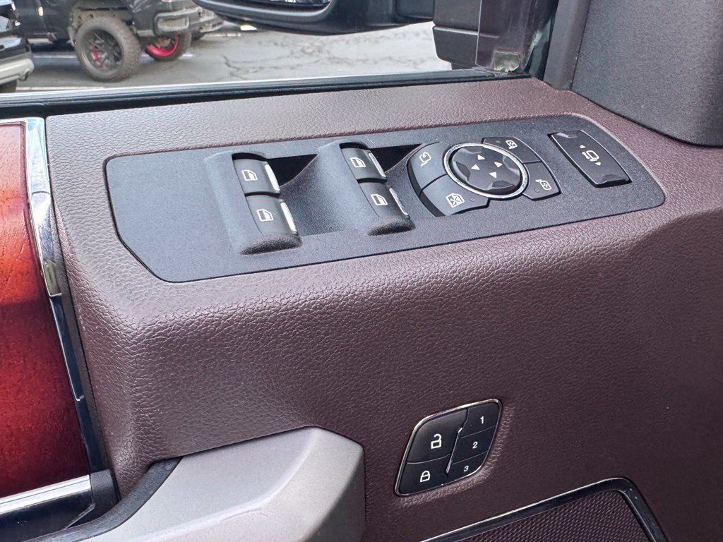 Used 2019 Ford F350 King Ranch w/ King Ranch Ultimate Package AWD/4WD image 25