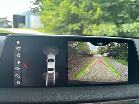 Used 2018 BMW 750i xDrive image 44