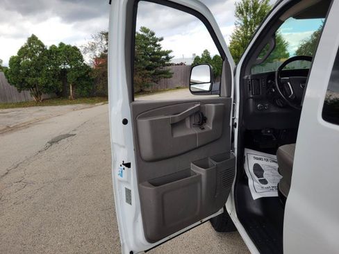 Used 2017 Chevrolet Express 2500 LS RWD image 15