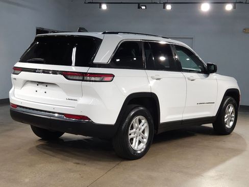 Used 2024 Jeep Grand Cherokee Laredo RWD image 7