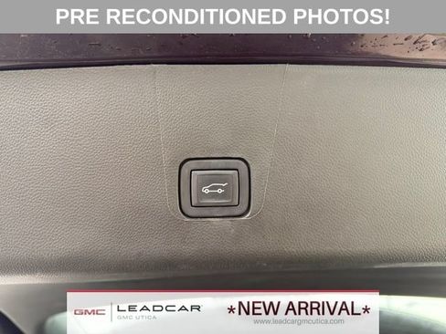 Used 2023 Chevrolet Traverse LT AWD/4WD image 19