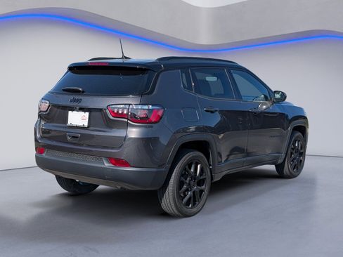 Used 2023 Jeep Compass Latitude AWD/4WD image 9