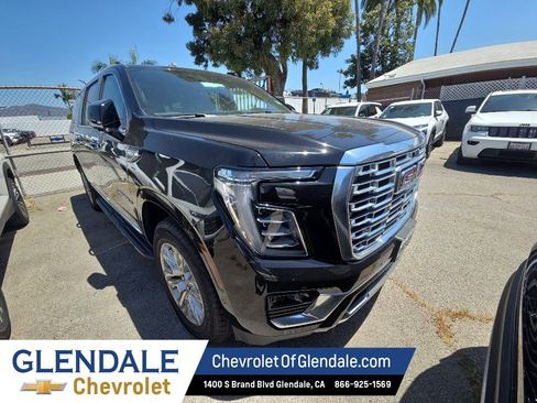 Used 2025 GMC Yukon XL Denali AWD/4WD image 9