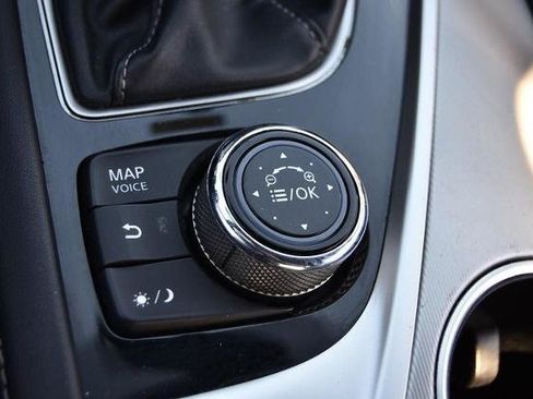 Used 2017 INFINITI Q60 3.0t w/ Premium Plus Package 3.0T image 19