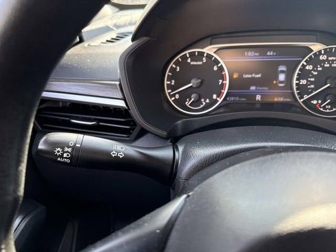 Used 2025 Nissan Altima 2.5 SV image 33