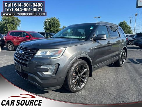 Used 2017 Ford Explorer XLT w/ Equipment Group 202A AWD/4WD image 2