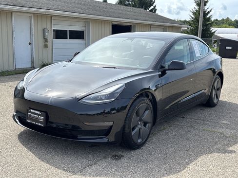 Used 2023 Tesla Model 3 Standard Range RWD image 12