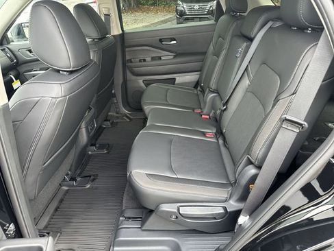 New 2026 Nissan Pathfinder SL FWD image 15