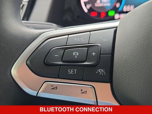 Used 2024 Volkswagen Atlas Cross Sport SE FWD image 22
