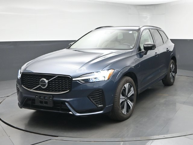 Used 2024 Volvo XC60 T8 Plus w/ Protection Package Premier AWD/4WD image 3