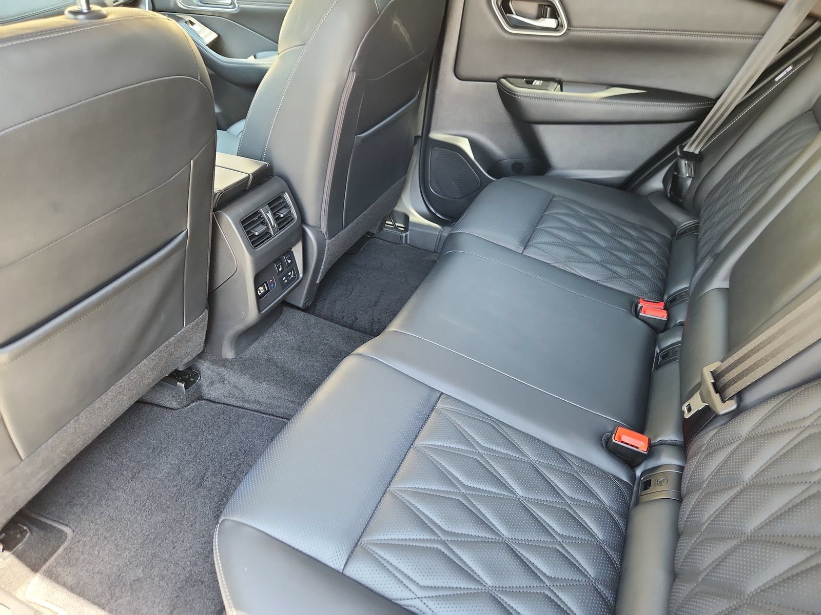 Used 2023 Nissan Rogue Platinum w/ Platinum Premium Package AWD/4WD image 11