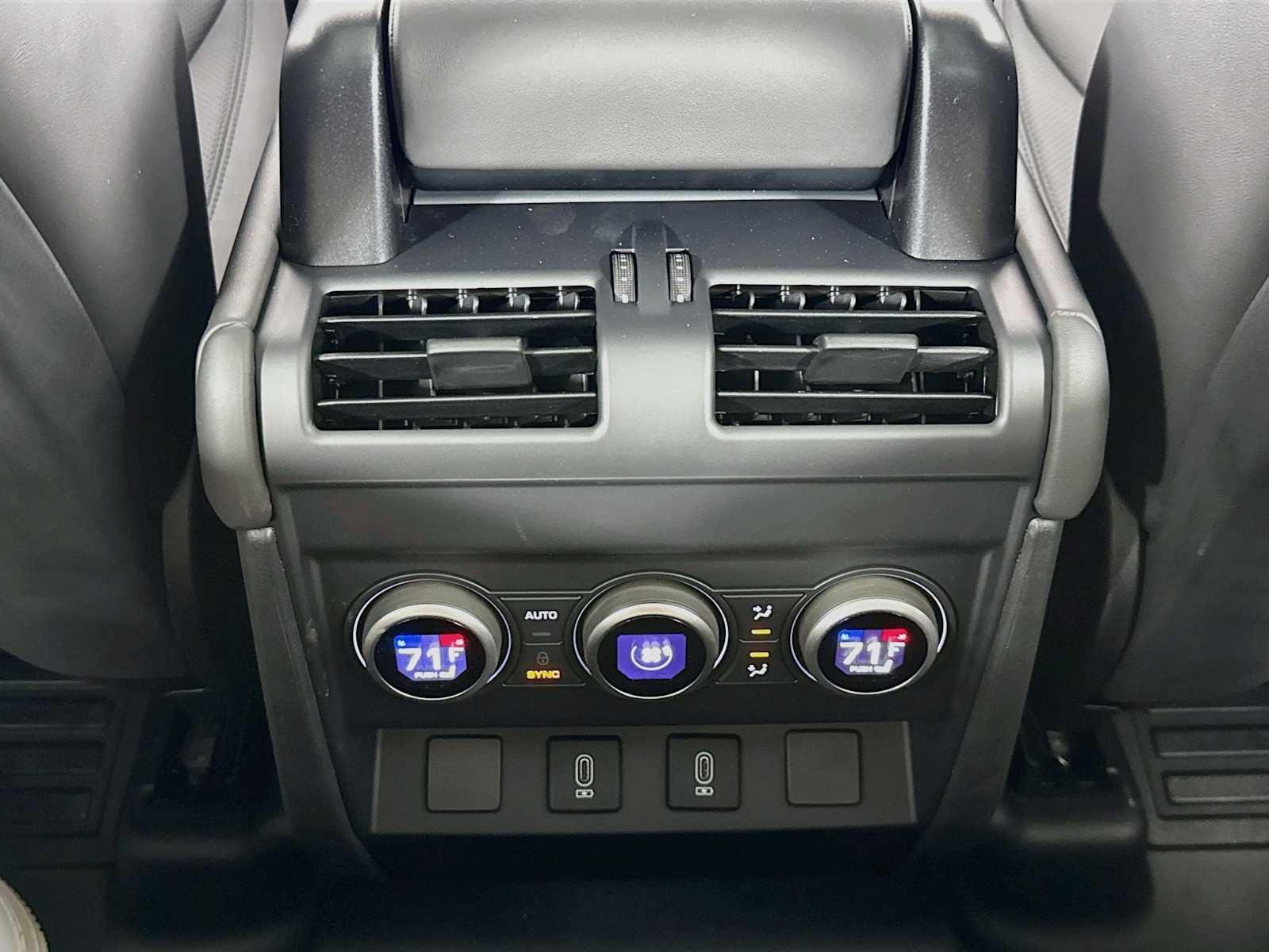 New 2026 Land Rover Defender 110 X-Dynamic SE AWD/4WD image 24