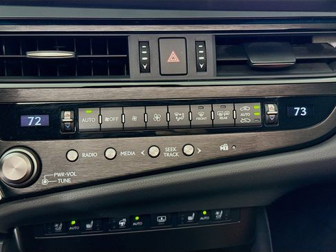 Used 2023 Lexus ES 350 F Sport w/ Accessory Package (Z2) image 17