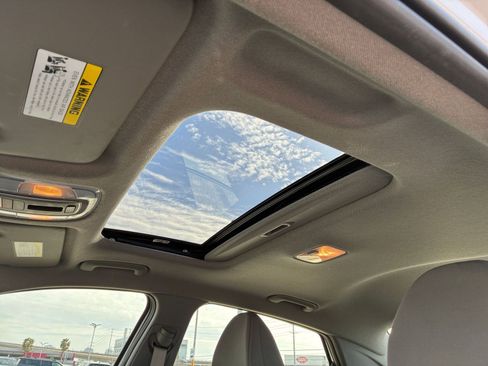 Used 2025 Hyundai Elantra SEL image 29