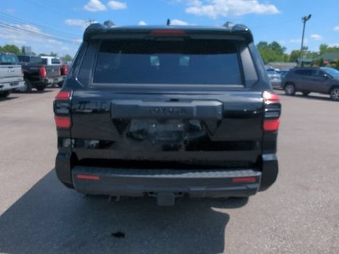 Used 2025 Toyota 4Runner SR5 AWD/4WD image 29