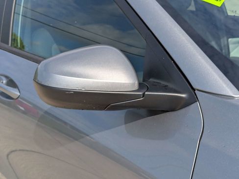 Used 2025 Chevrolet Trax LT FWD image 10