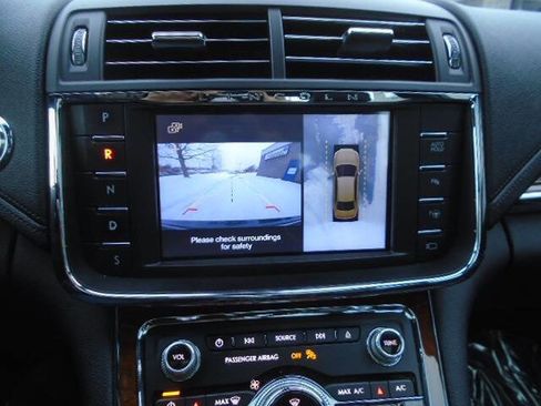 Used 2017 Lincoln Continental Reserve w/ Luxury Package image 14