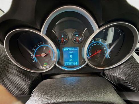 Used 2014 Chevrolet Cruze LT image 16