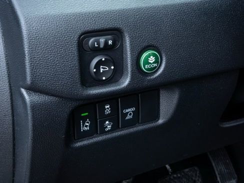 Used 2025 Honda Ridgeline Sport image 19