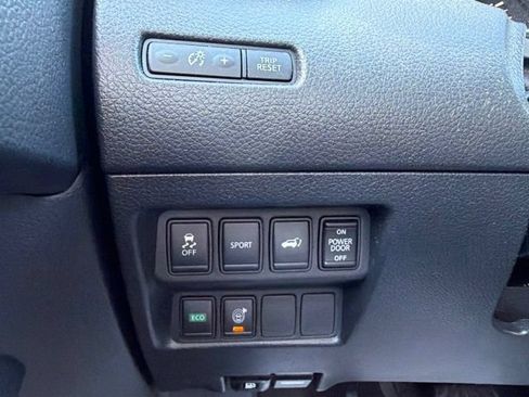 Used 2015 Nissan Rogue SV w/ SV Premium Package FWD image 20