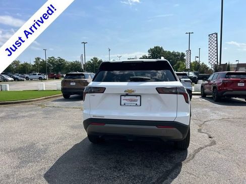 Used 2025 Chevrolet Equinox LT w/ Convenience Package II FWD image 4