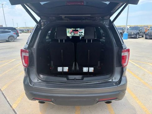 Used 2018 Ford Explorer XLT w/ Equipment Group 202A AWD/4WD image 22