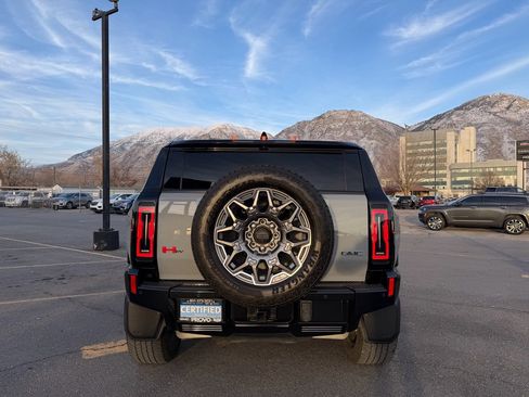 Used 2024 GMC Hummer EV 3X w/ LPO, Illumination Package image 7