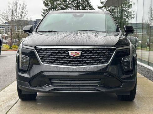 Certified 2025 Cadillac XT4 Premium Luxury image 8