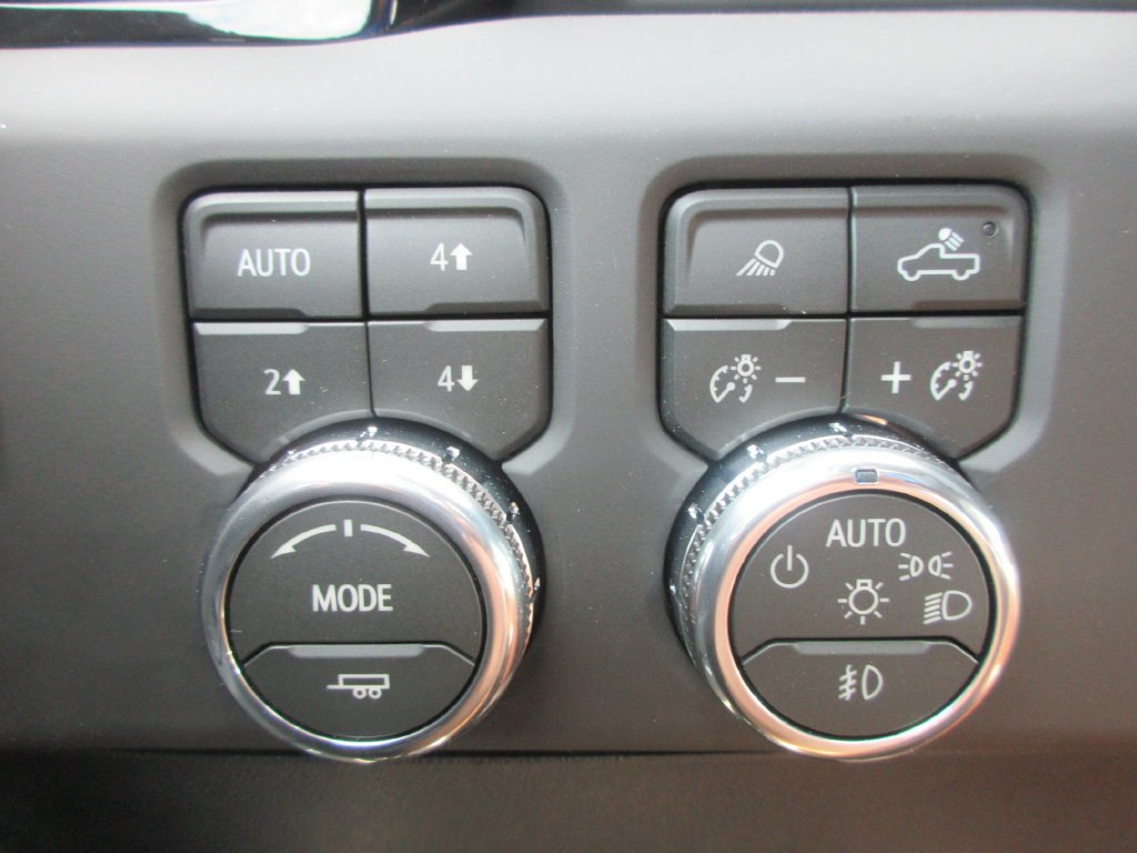 New 2026 GMC Sierra 2500 AT4 w/ AT4 Premium Plus Package AWD/4WD image 18