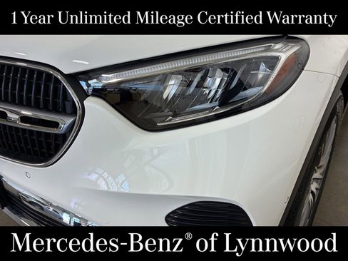 Used 2025 Mercedes-Benz GLC 300 4MATIC image 13