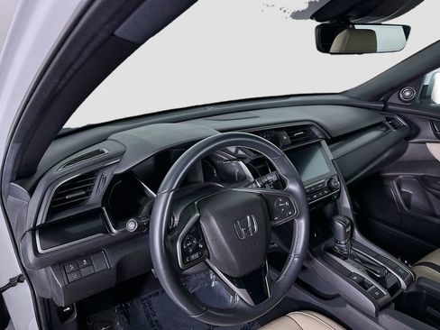 Used 2020 Honda Civic Sport Touring image 4