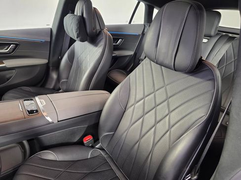 Certified 2023 Mercedes-Benz EQS 580 4MATIC Sedan image 11