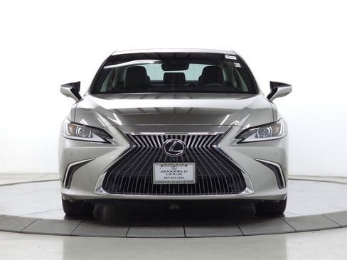 Used 2019 Lexus ES 350 w/ Accessory Package image 2