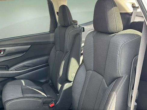 Used 2023 Subaru Ascent Premium w/ Convenience Package image 9