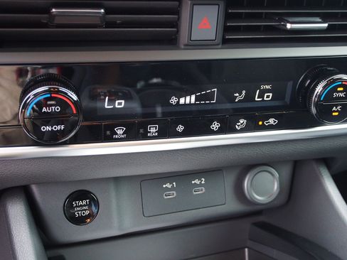 Used 2026 Nissan Rogue SV AWD/4WD image 24